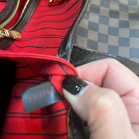 Louis Vuitton Neverfull MM tote - Picture 4 of 16